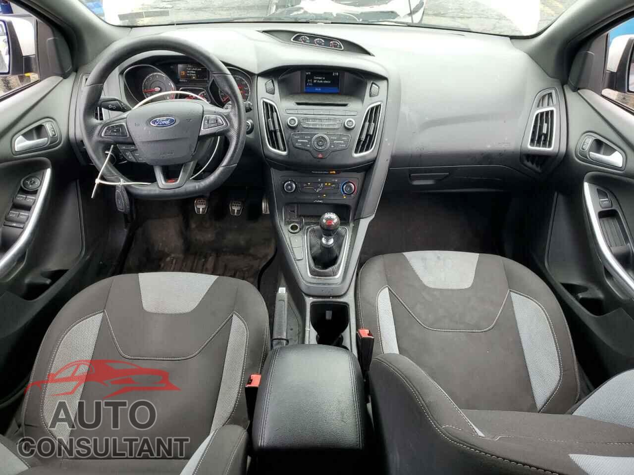 FORD FOCUS 2017 - 1FADP3L95HL234210