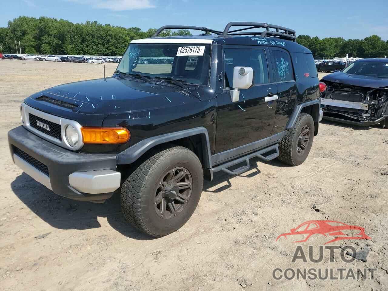 TOYOTA FJ CRUISER 2011 - JTEBU4BF4BK100417