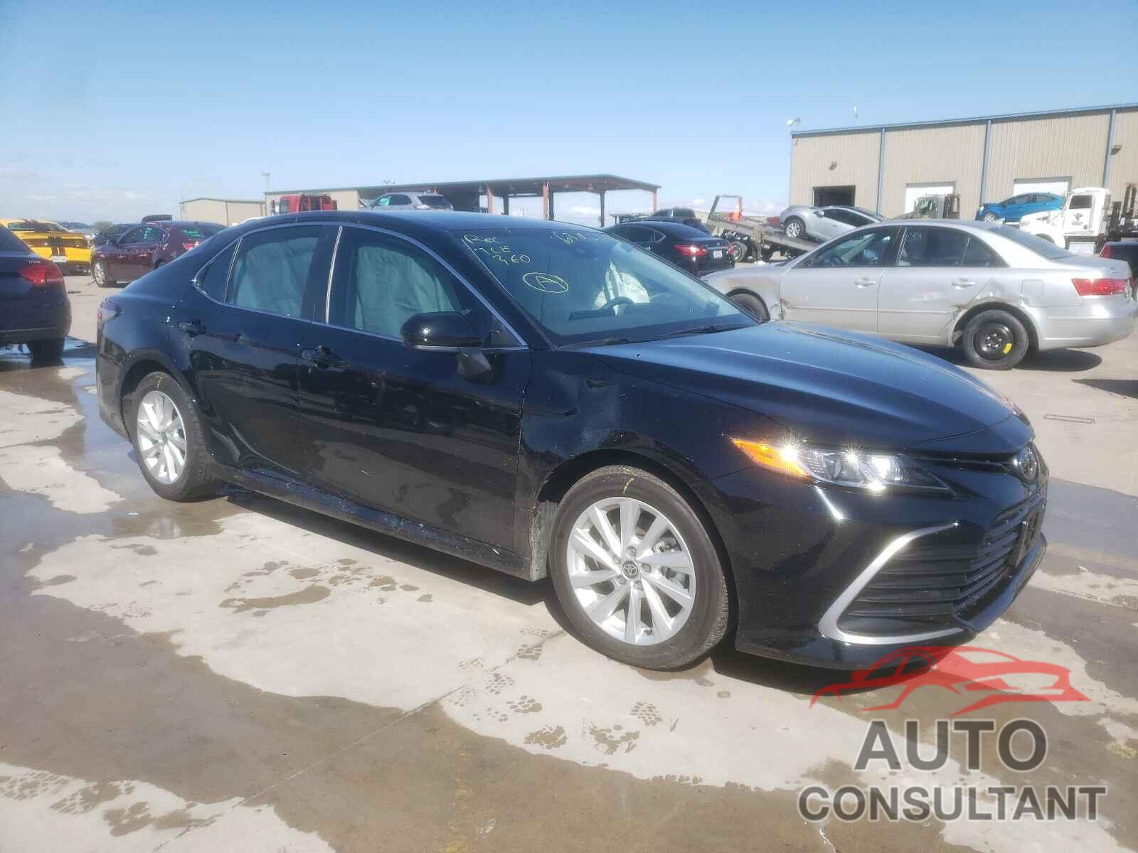 TOYOTA CAMRY 2021 - 4T1C11AK5MU579223