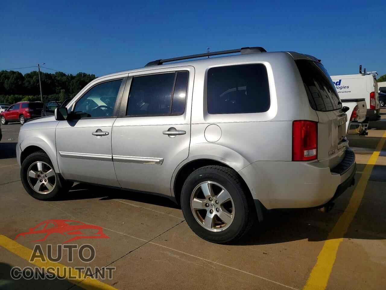 HONDA PILOT 2011 - 5FNYF4H62BB040277