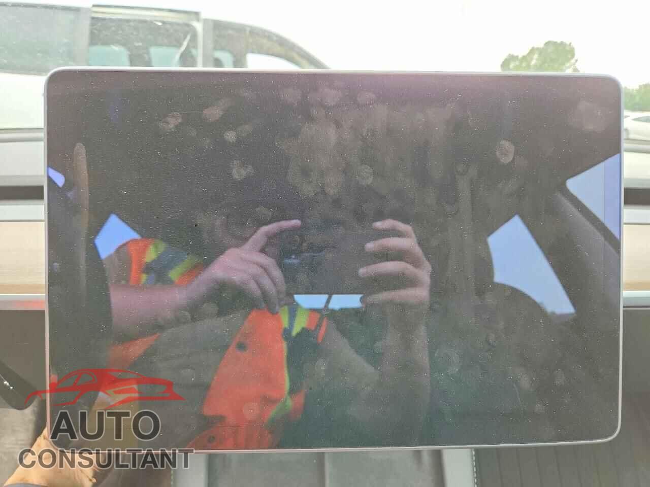 TESLA MODEL 3 2021 - 5YJ3E1EA6MF090722