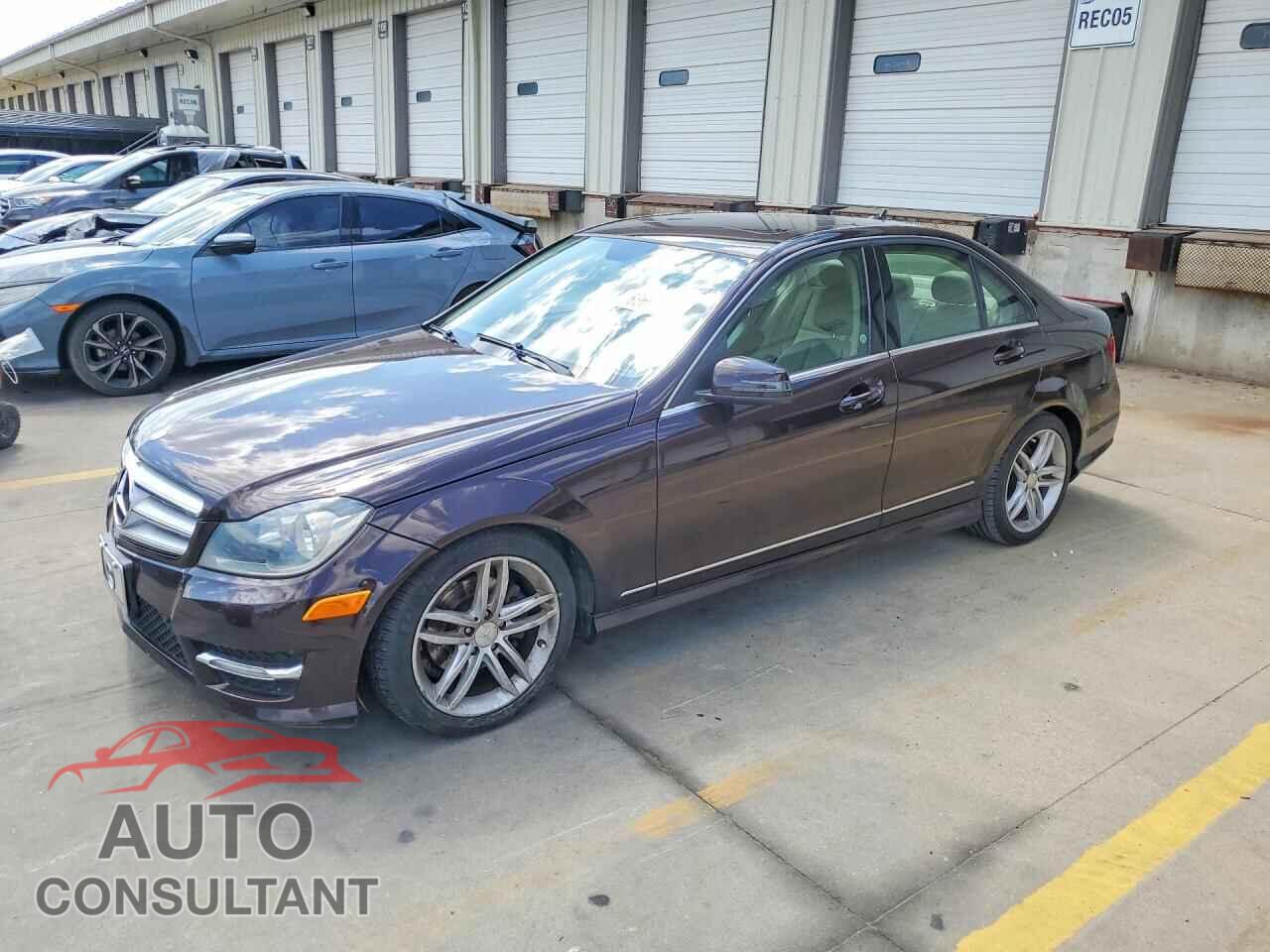 MERCEDES-BENZ C-CLASS 2012 - WDDGF8BB4CA618100