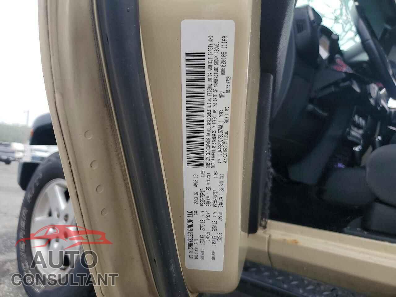 JEEP WRANGLER 2011 - 1J4AA2D17BL574011