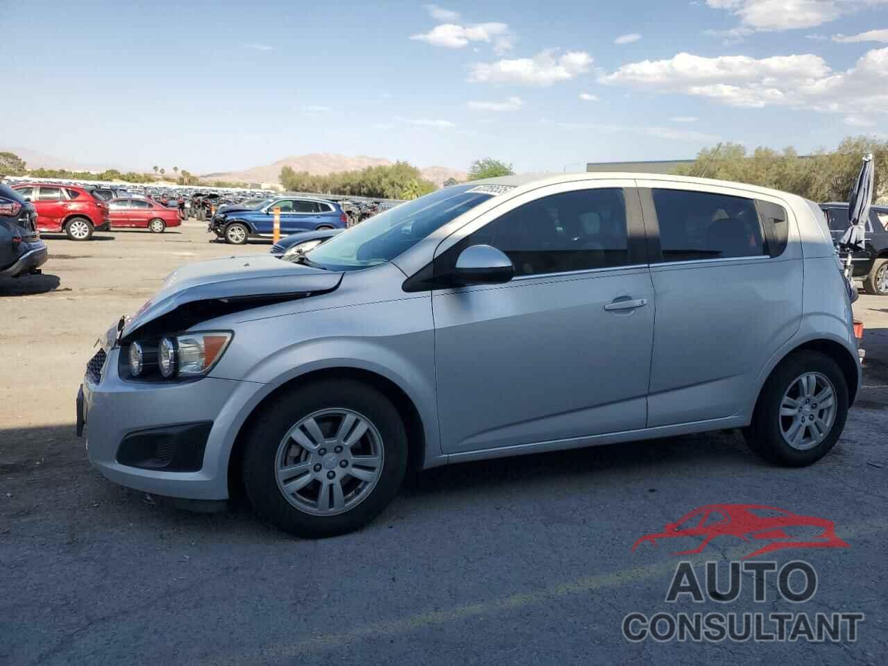 CHEVROLET SONIC 2013 - 1G1JC6SB5D4235532