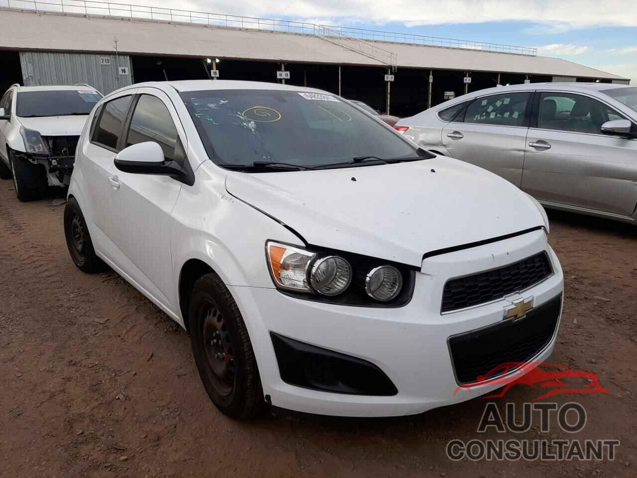 CHEVROLET SONIC 2016 - 1G1JA6SH6G4129363