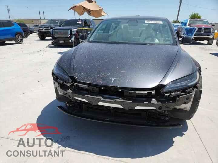 TESLA MODEL 3 2025 - 5YJ3E1EA1SF877705