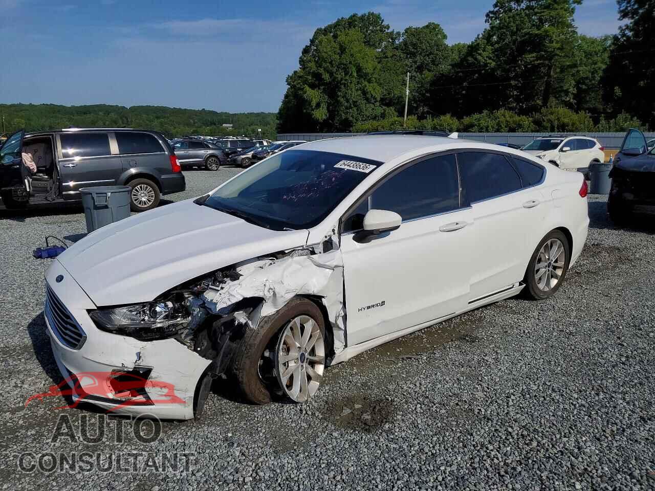 FORD FUSION 2019 - 3FA6P0LU2KR204652