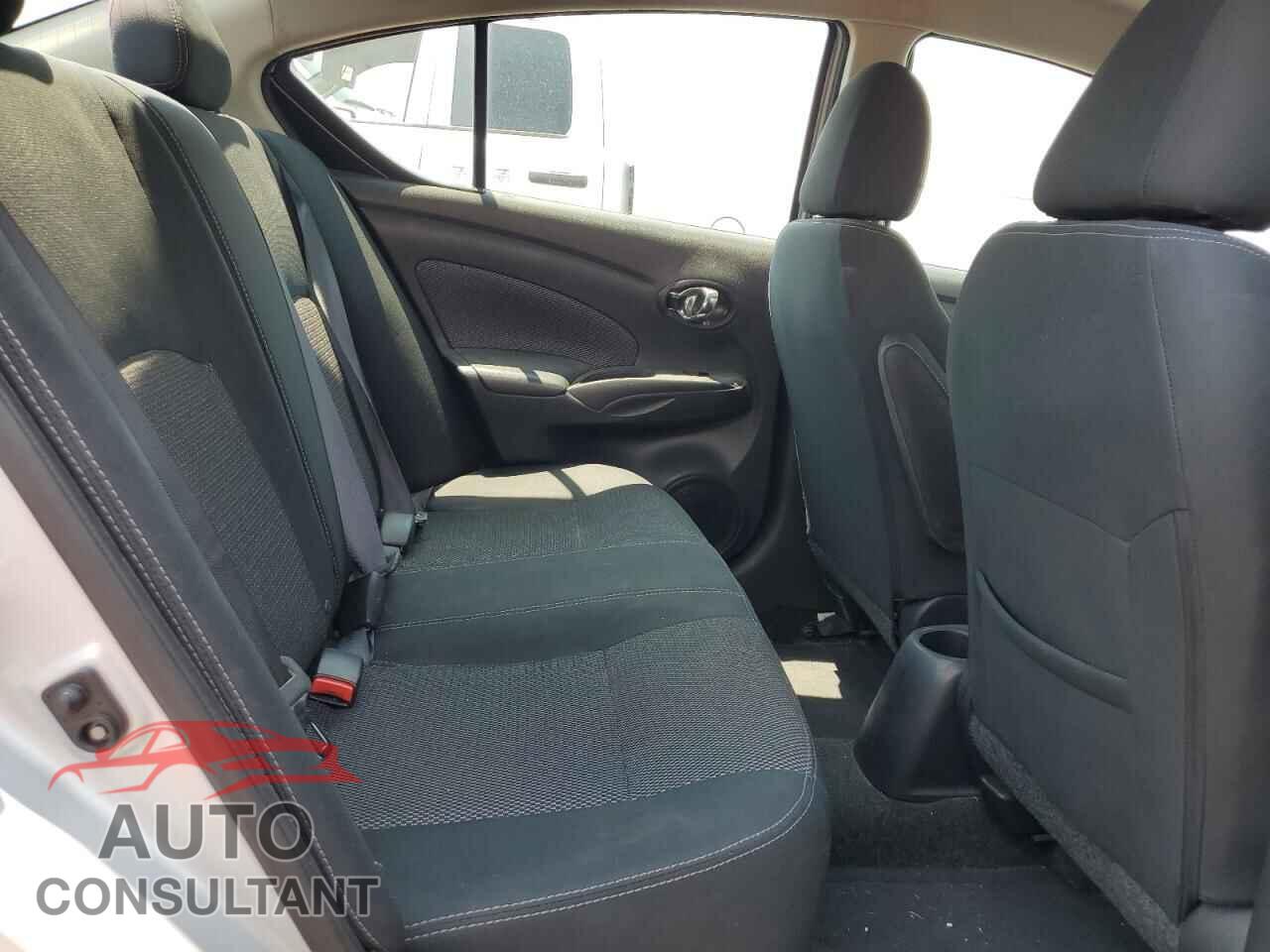 NISSAN VERSA 2019 - 3N1CN7AP3KL821623