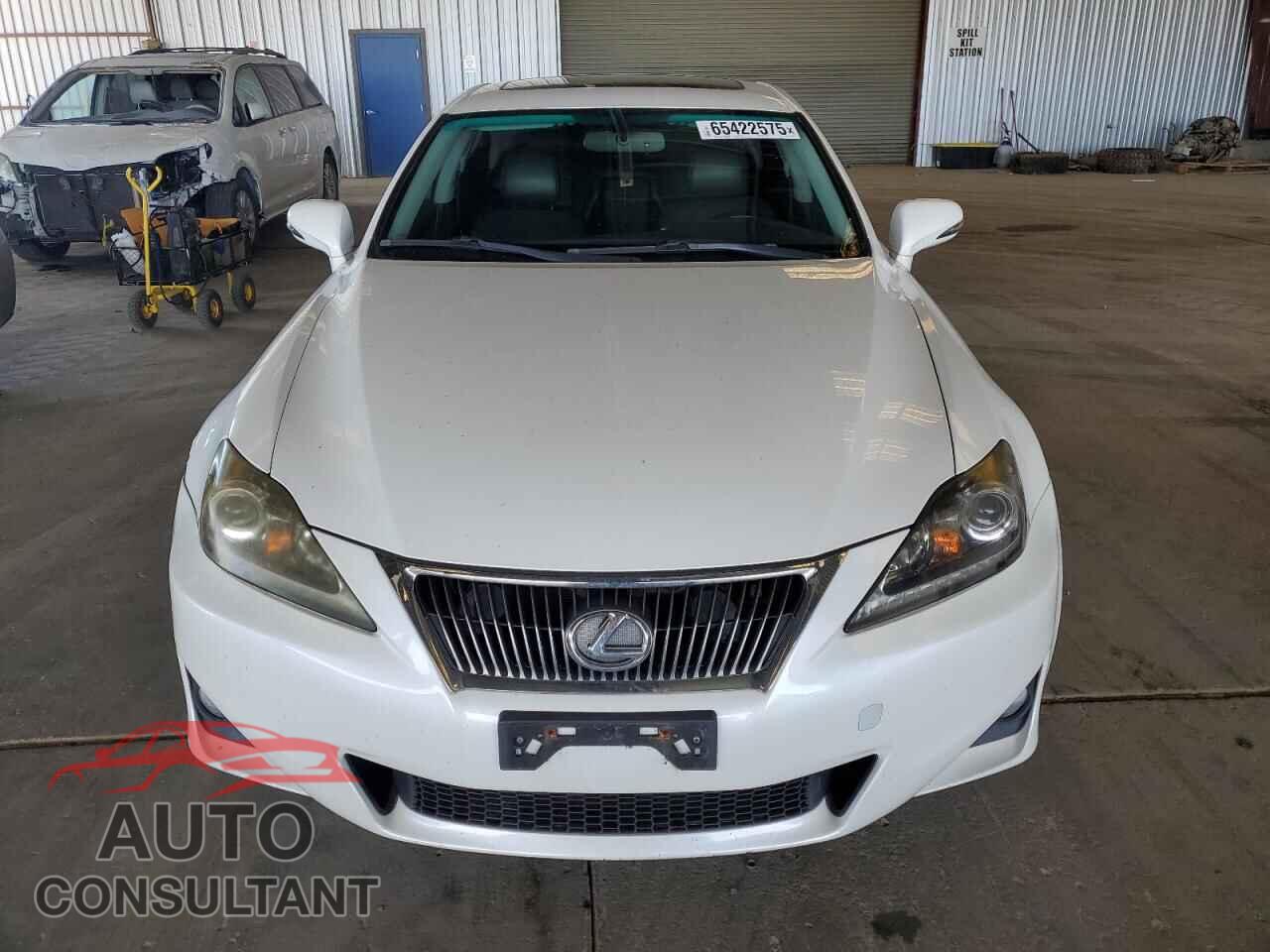 LEXUS IS 2011 - JTHBF5C24B5151316