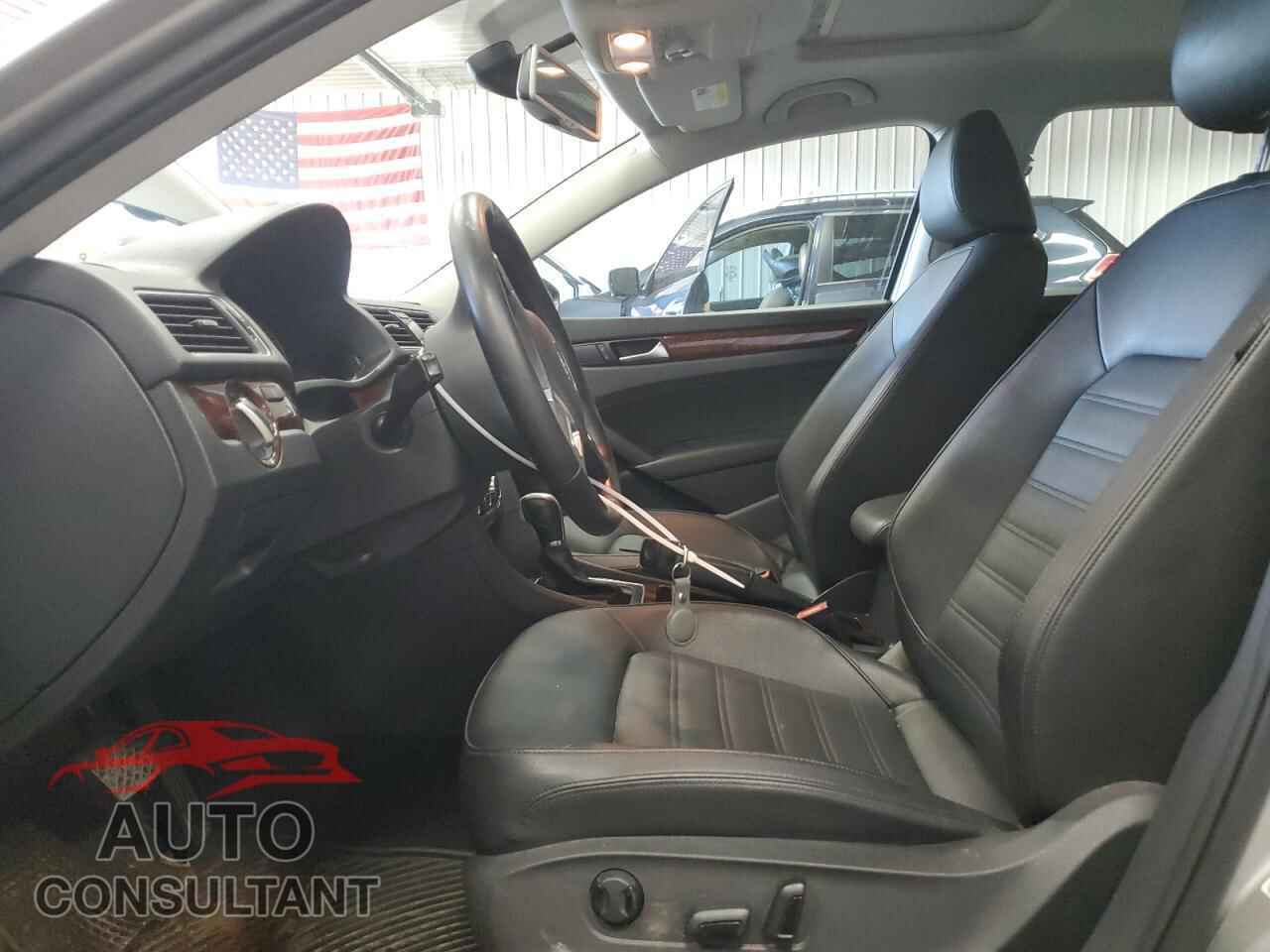 VOLKSWAGEN PASSAT 2012 - 1VWCH7A39CC042836