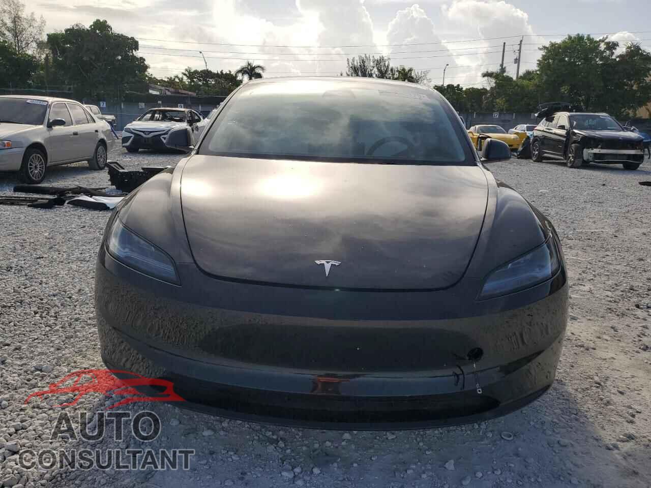 TESLA MODEL 3 2024 - 5YJ3E1EA2RF857554