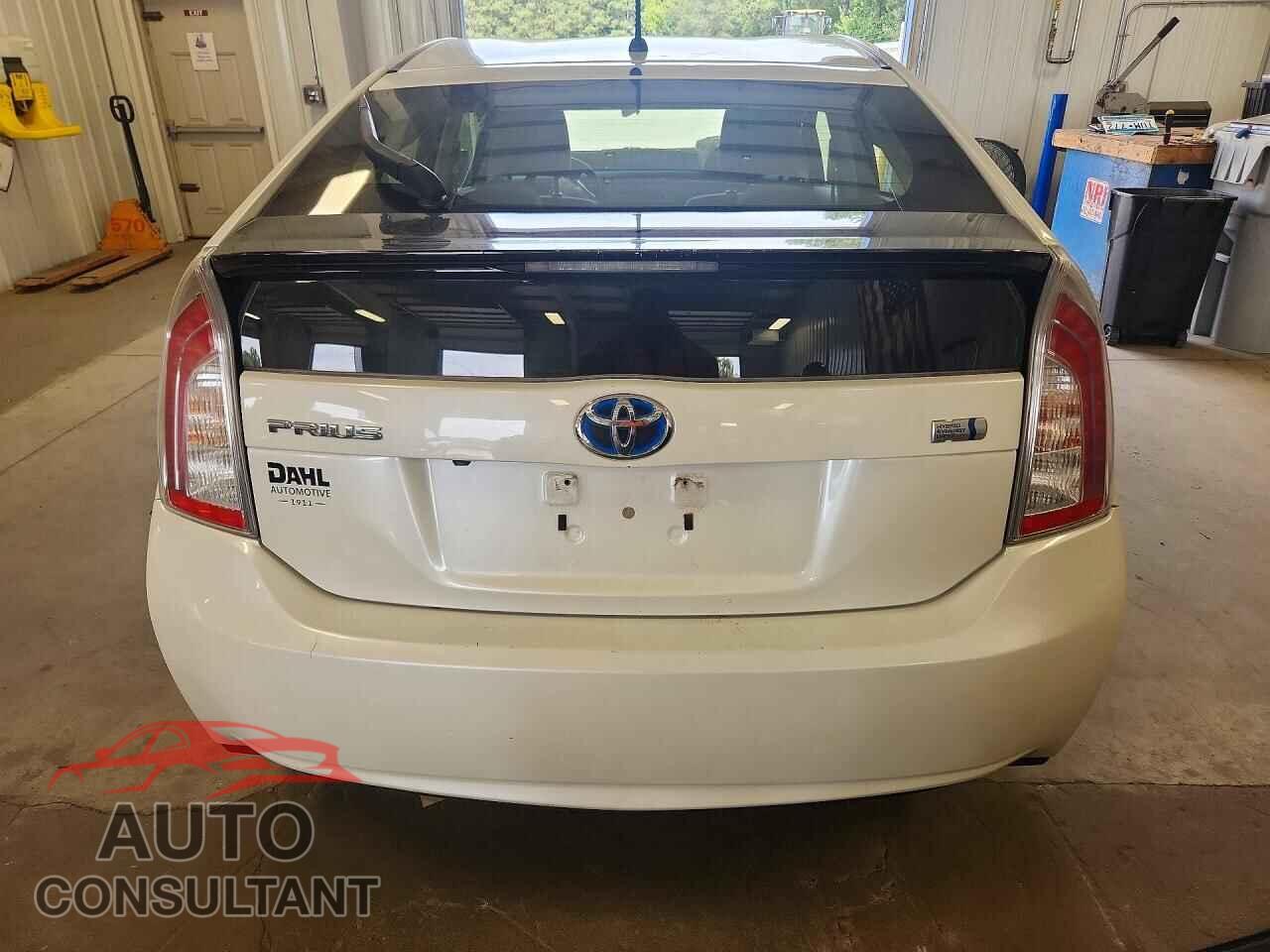 TOYOTA PRIUS 2015 - JTDKN3DU2F1950548
