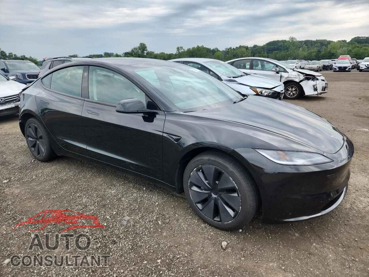 TESLA MODEL 3 2024 - 5YJ3E1EA3RF739903