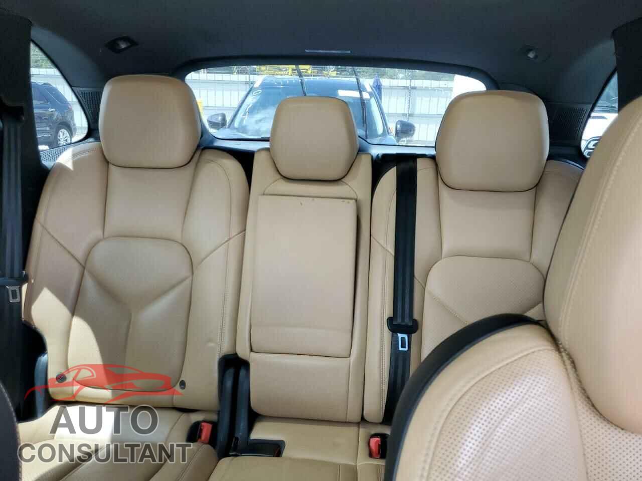 PORSCHE CAYENNE 2016 - WP1AB2A23GLA95798