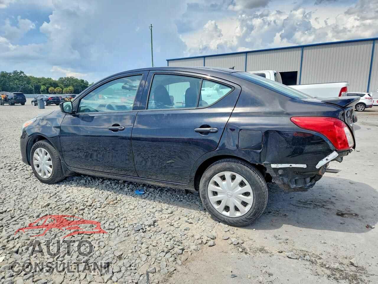 NISSAN VERSA 2017 - 3N1CN7AP3HL828841