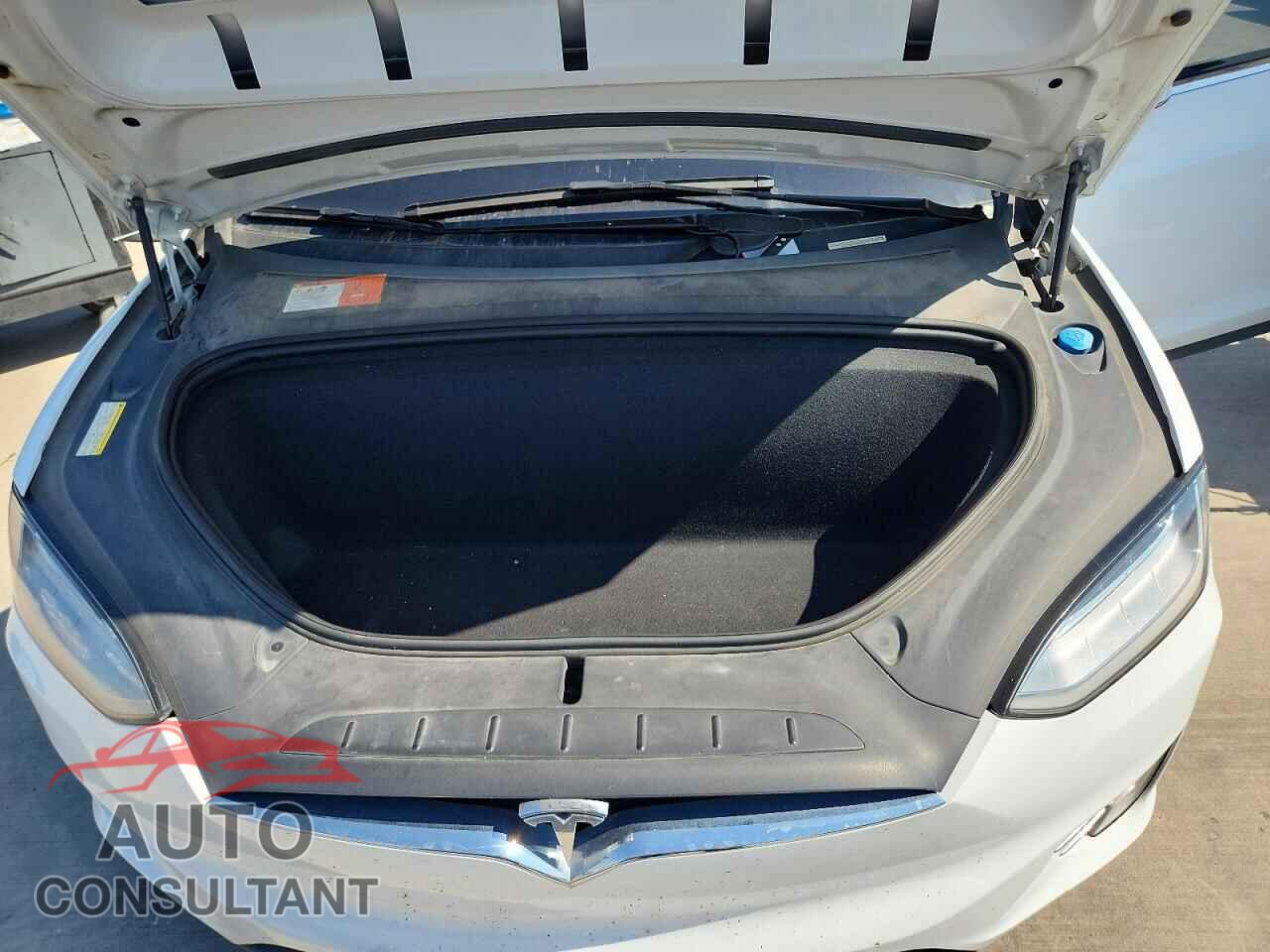 TESLA MODEL X 2016 - 5YJXCAE22GF017044