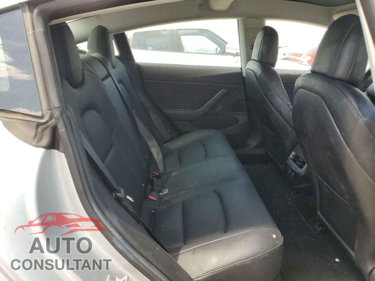 TESLA MODEL 3 2018 - 5YJ3E1EA5JF034718