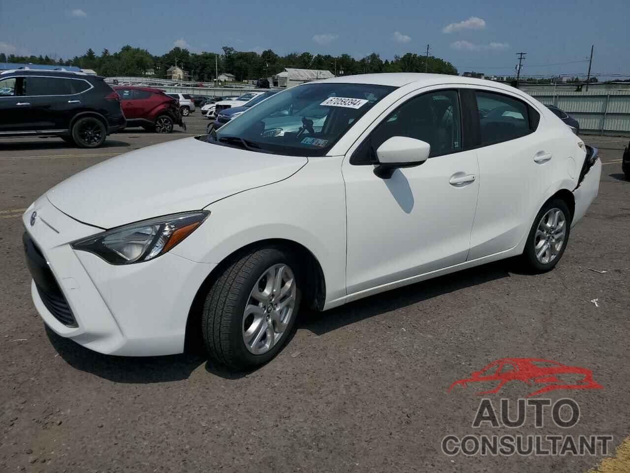 TOYOTA YARIS 2017 - 3MYDLBYV8HY181694
