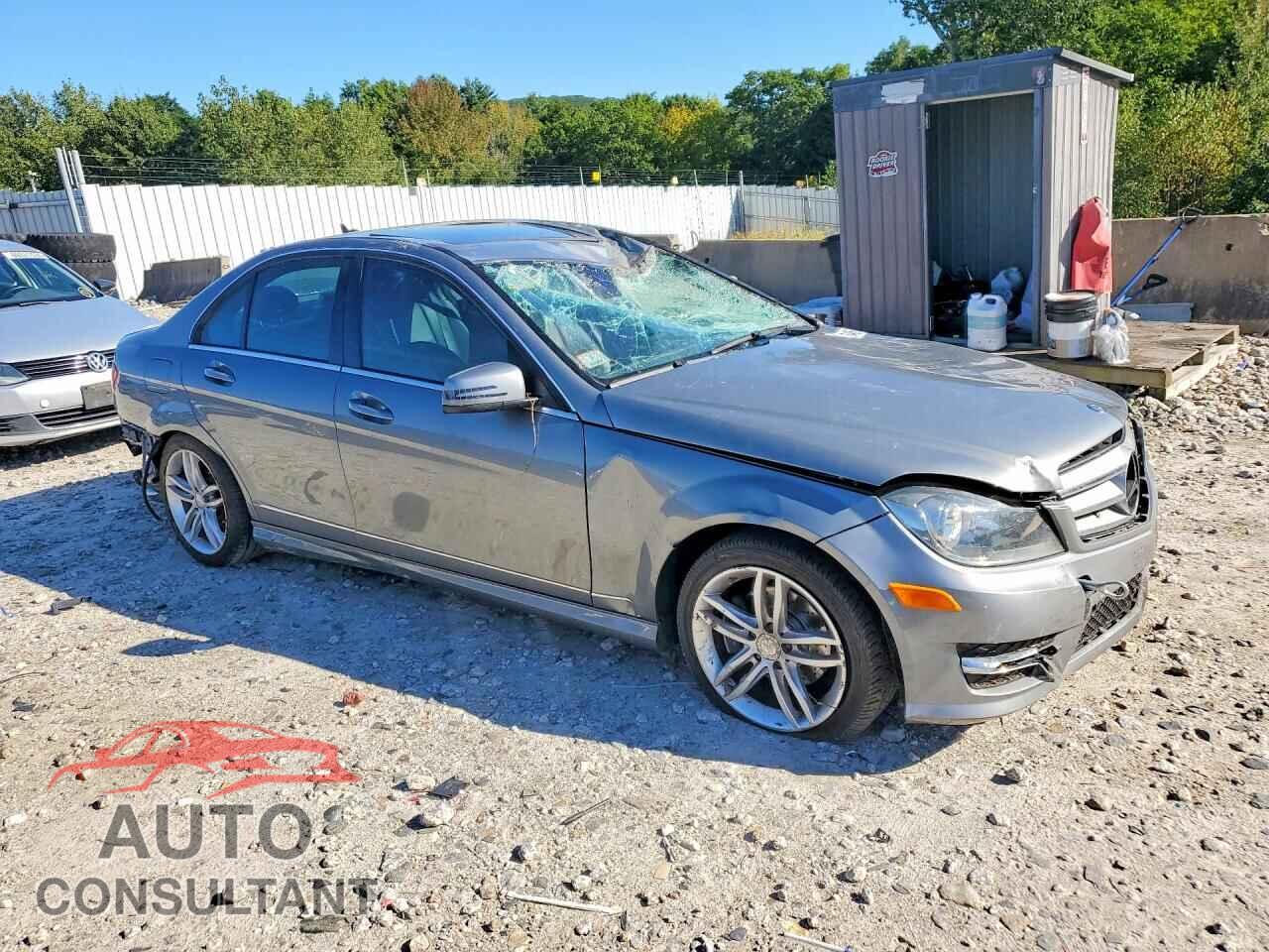 MERCEDES-BENZ C-CLASS 2012 - WDDGF8BB2CF863609
