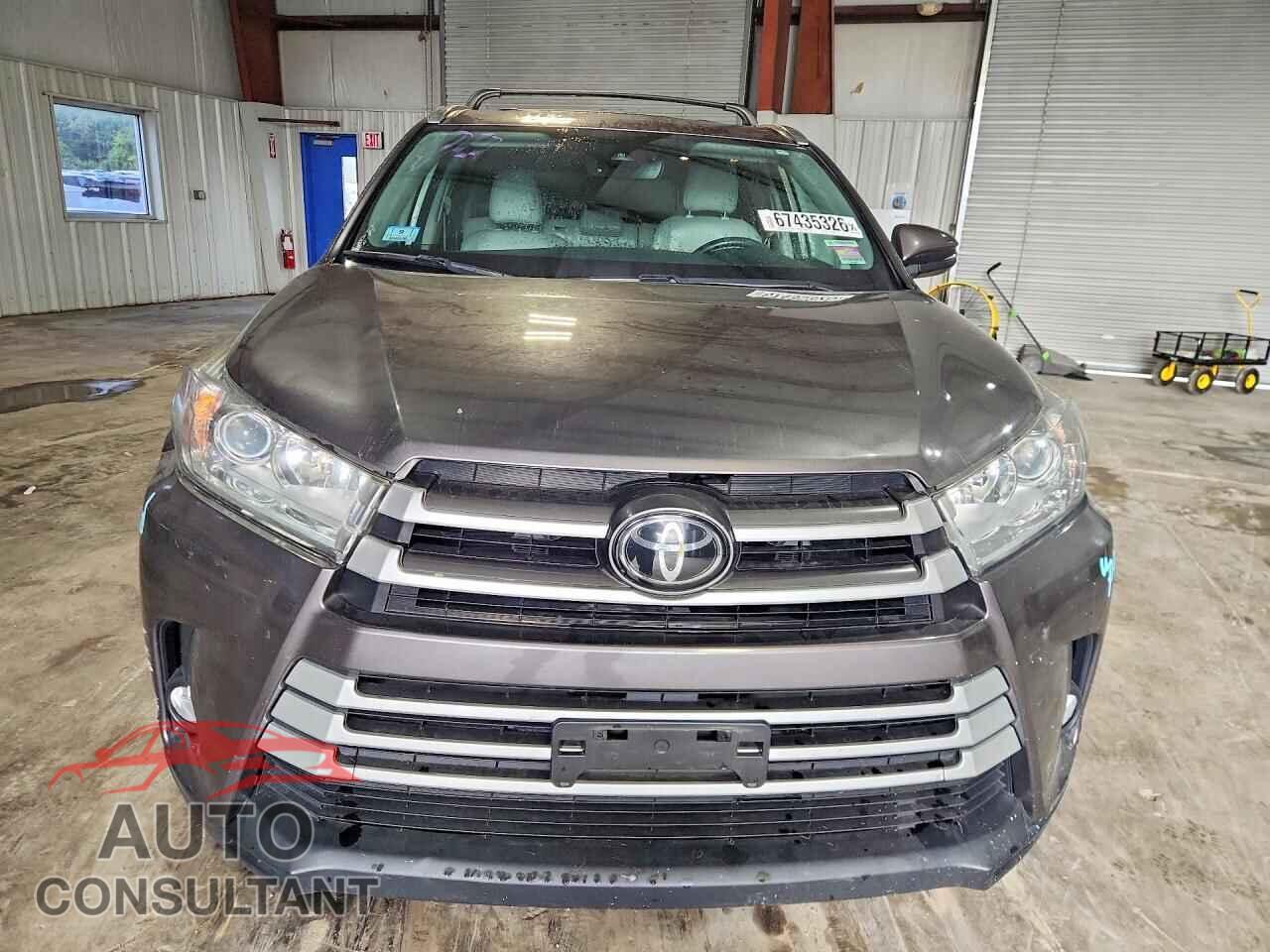 TOYOTA HIGHLANDER 2018 - 5TDJZRFH1JS529256