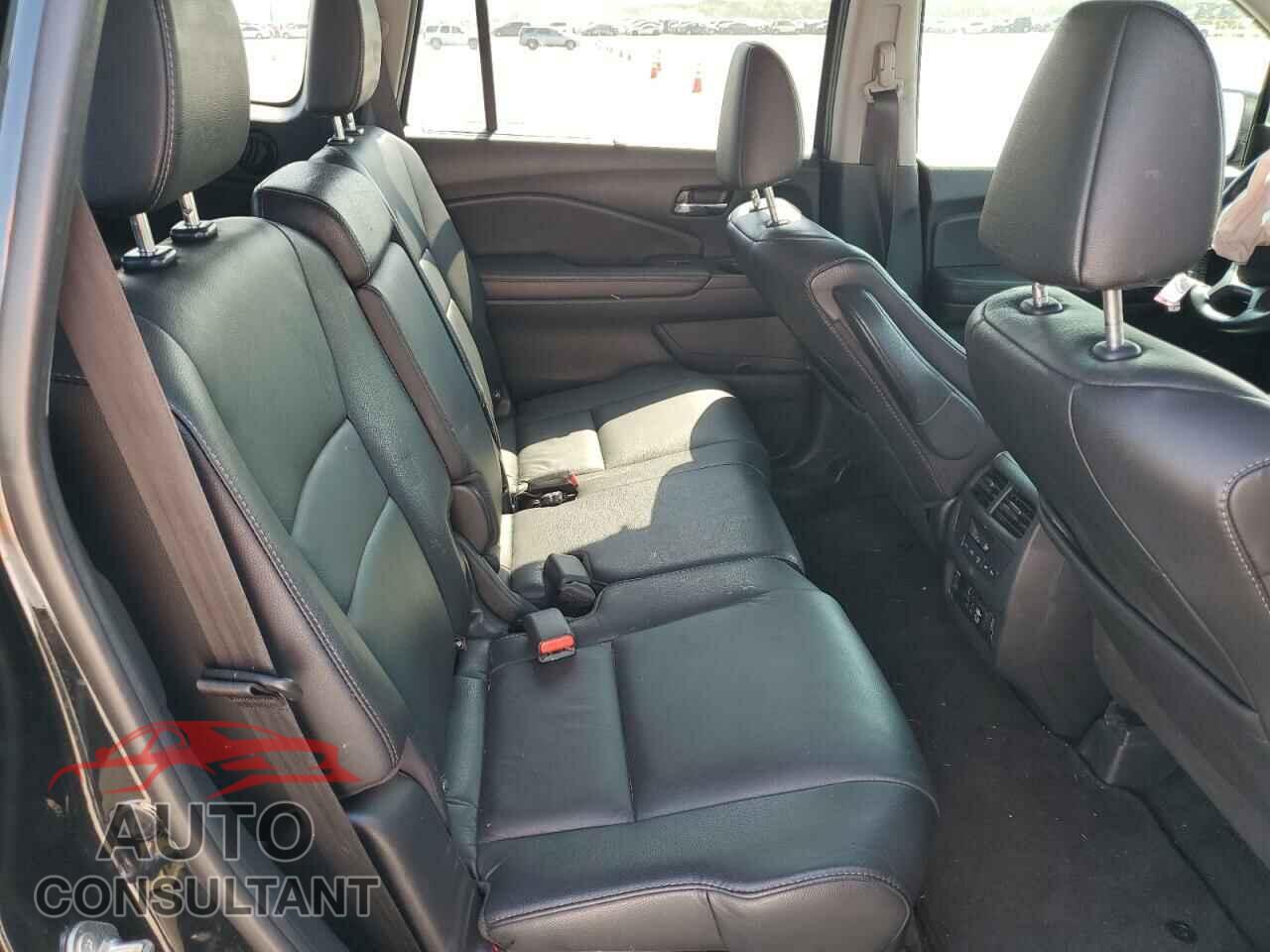 HONDA PILOT 2019 - 5FNYF5H49KB024596