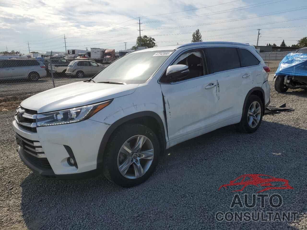 TOYOTA HIGHLANDER 2019 - 5TDDZRFH9KS944579