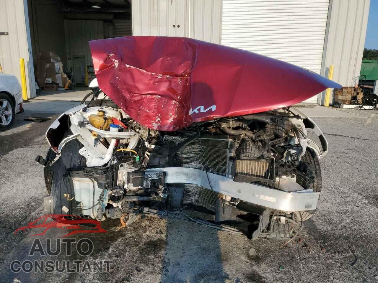 KIA K5 2022 - 5XXG24J28NG123647