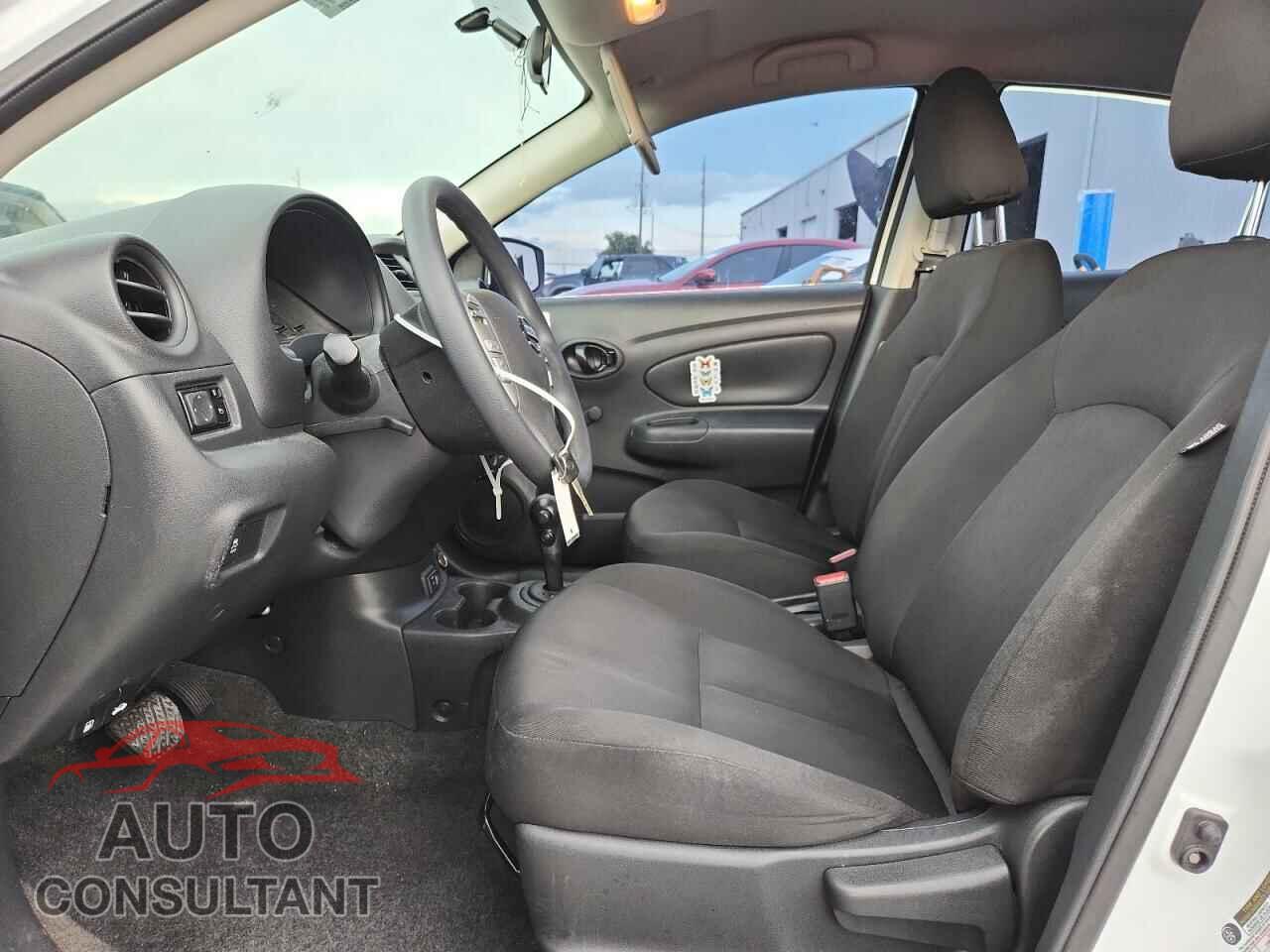 NISSAN VERSA 2019 - 3N1CN7AP3KL801372