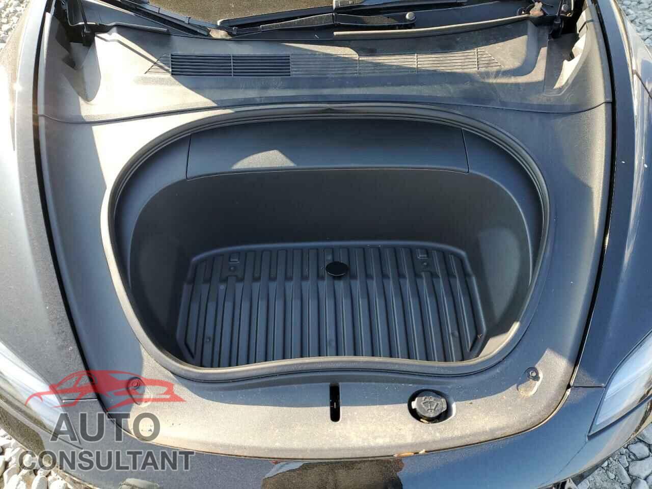 TESLA MODEL 3 2024 - 5YJ3E1EA9RF721793