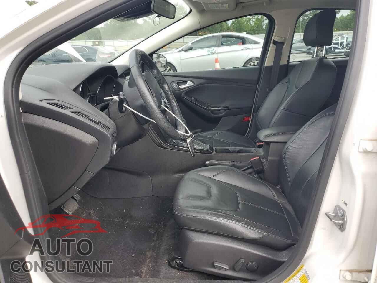 FORD FOCUS 2016 - 1FADP3N22GL212468