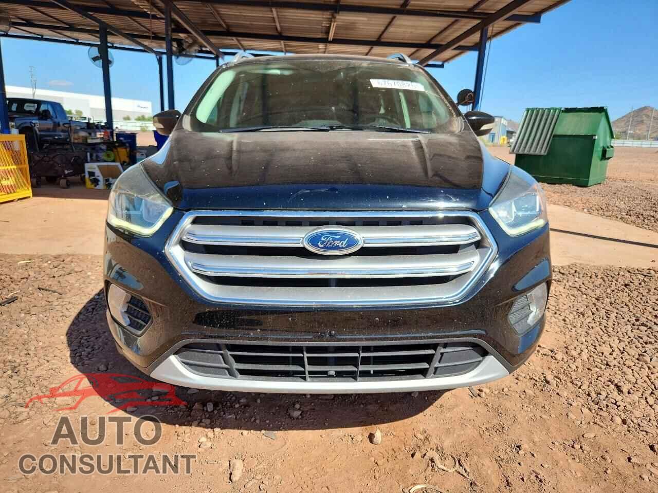 FORD ESCAPE 2017 - 1FMCU0J96HUC02162