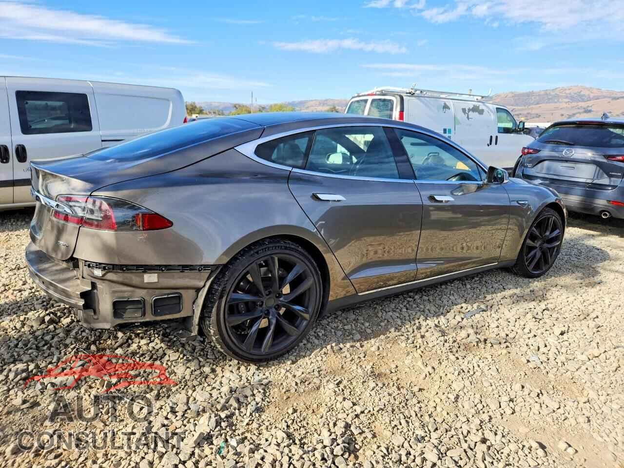 TESLA MODEL S 2015 - 5YJSA1H22FF090084