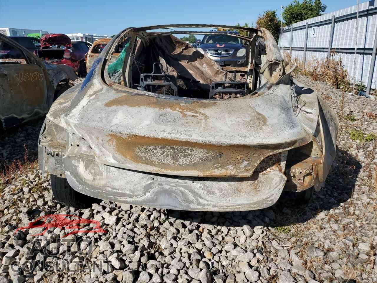 TESLA MODEL 3 2022 - 5YJ3E1EA2NF323027