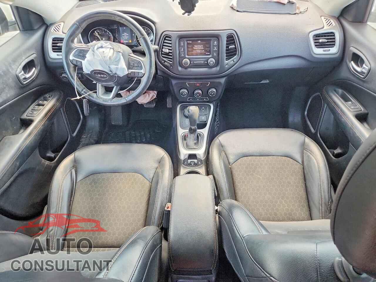 JEEP COMPASS 2018 - 3C4NJDBB7JT192532