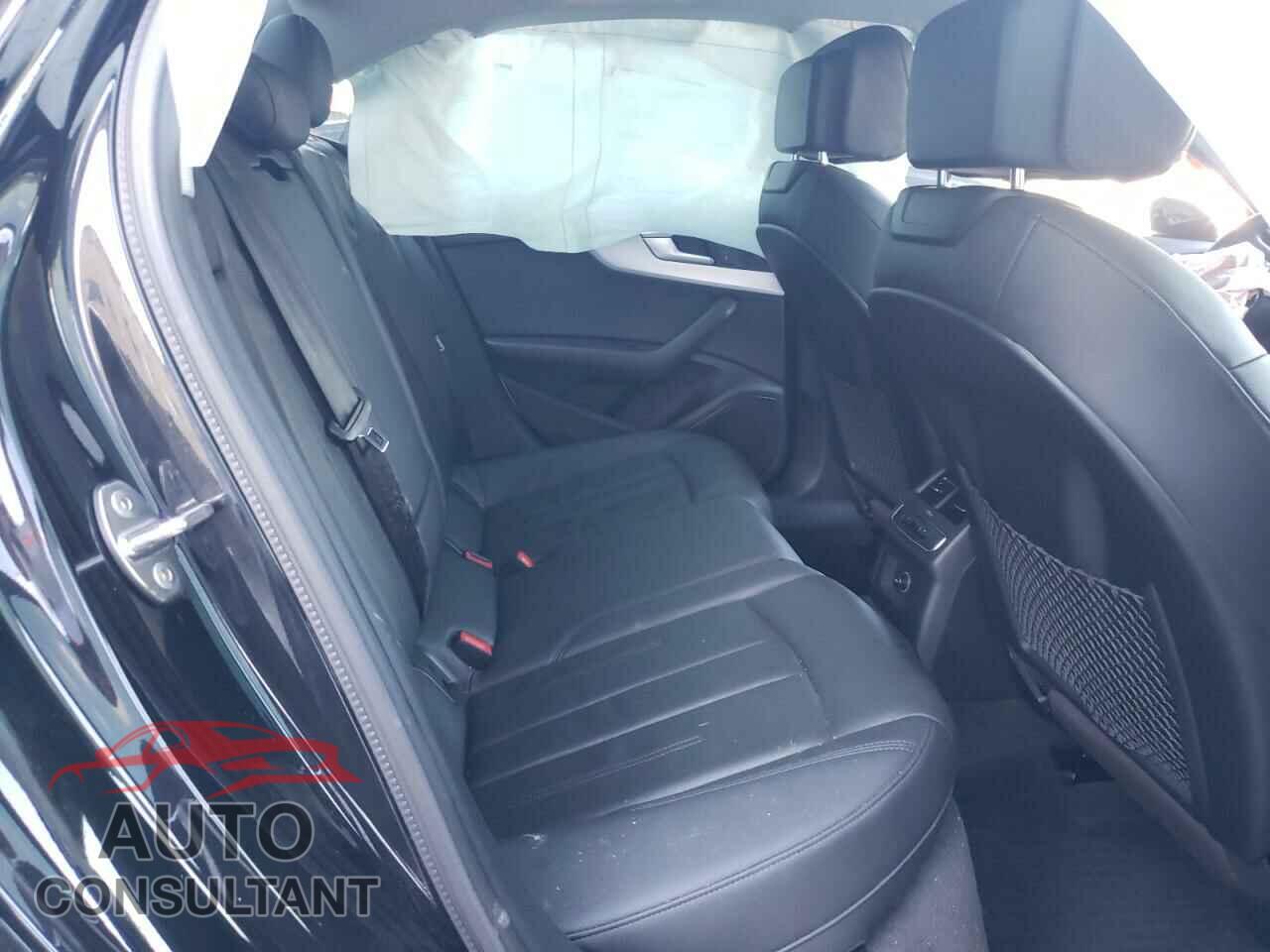 AUDI A4 2018 - WAUDNAF40JA053647