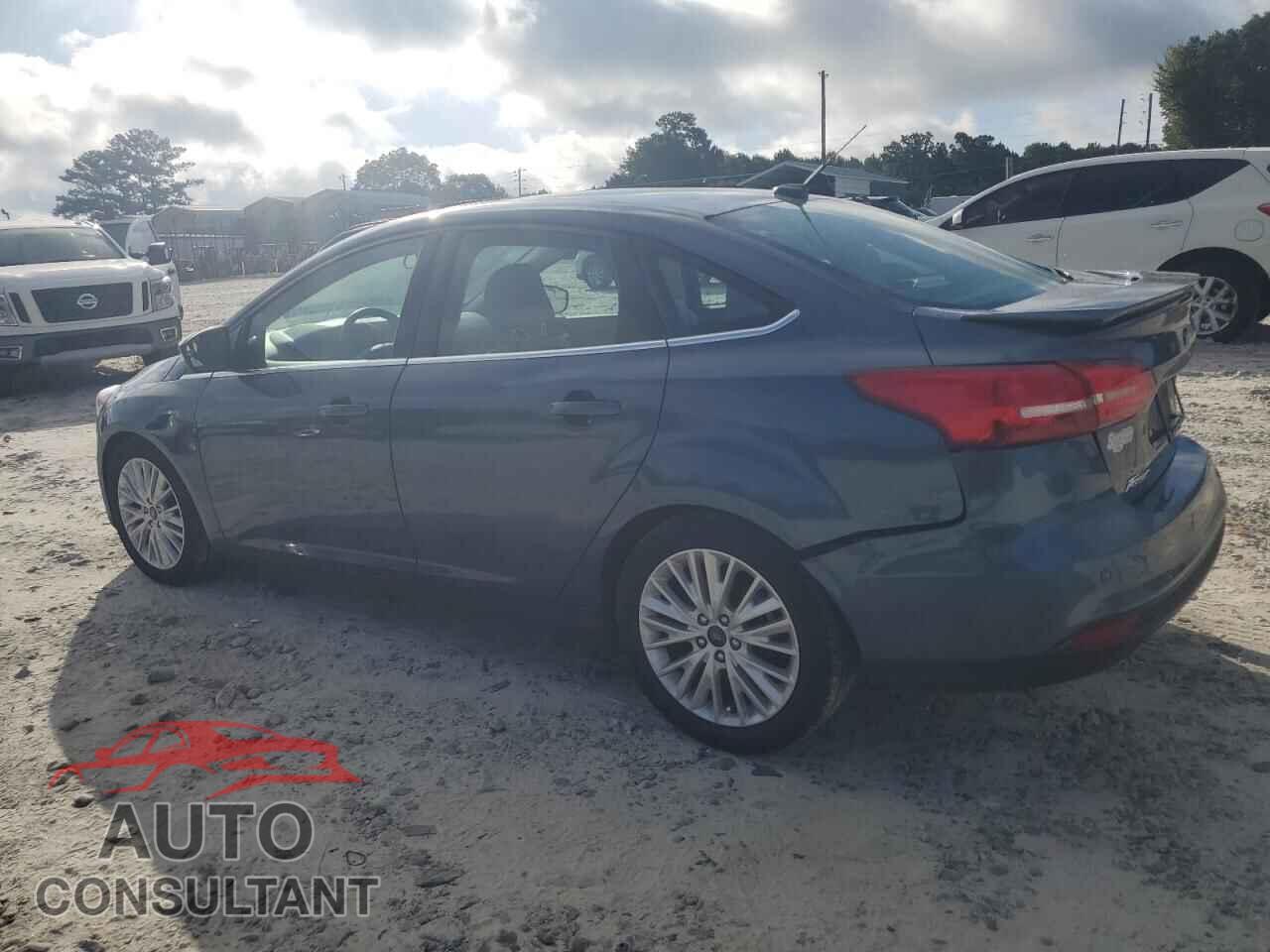 FORD FOCUS 2018 - 1FADP3J2XJL294656