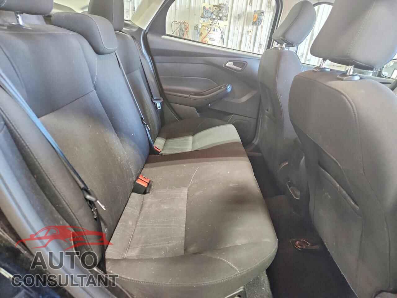 FORD FOCUS 2016 - 1FADP3F25GL218957