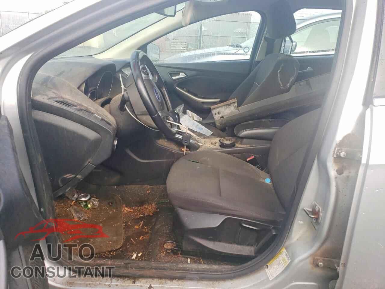 FORD FOCUS 2012 - 1FAHP3M22CL379720
