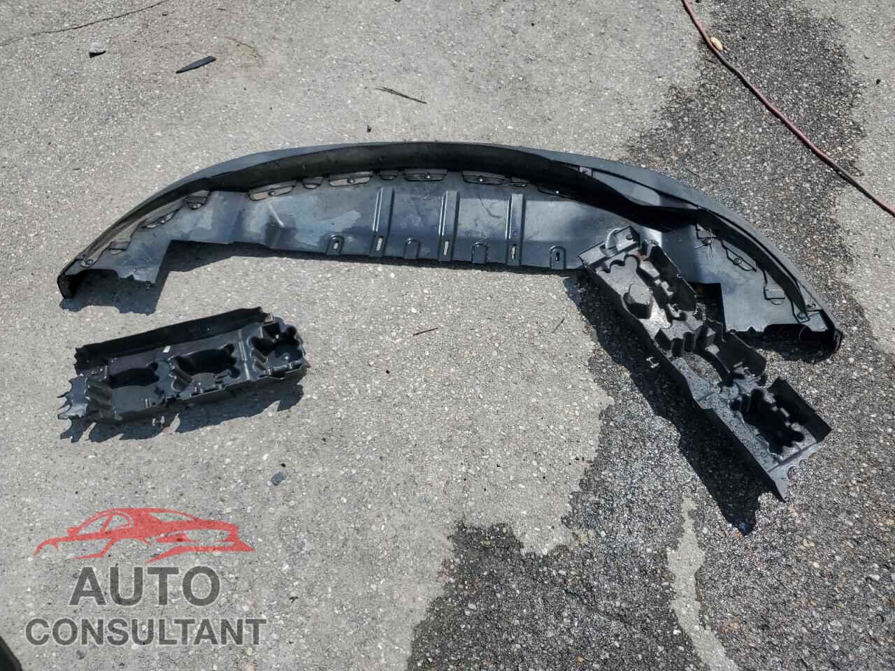 FORD TAURUS 2017 - 1FAHP2E87HG129743