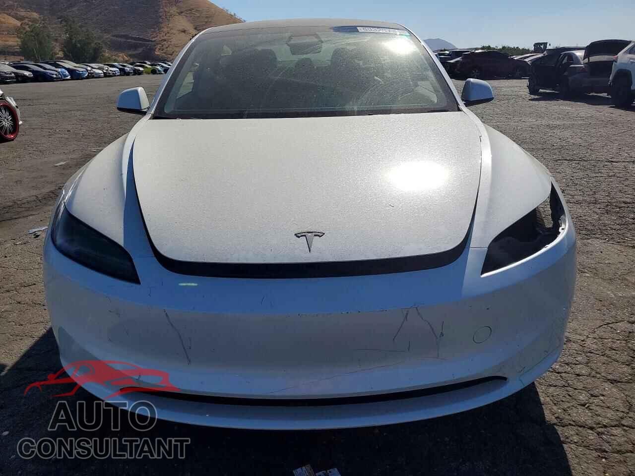 TESLA MODEL 3 2024 - 5YJ3E1EA4RF849133