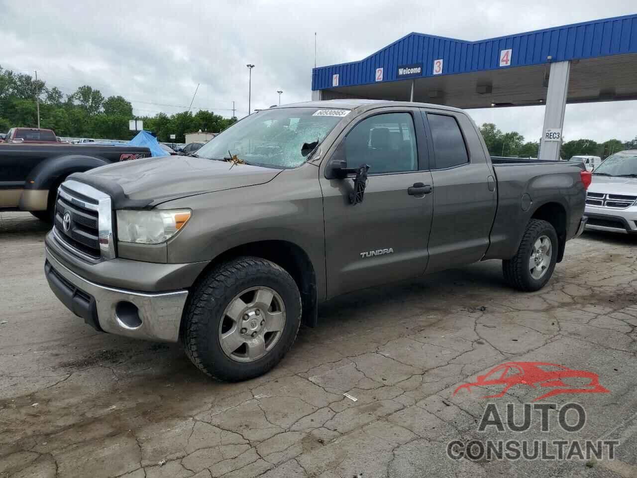 TOYOTA TUNDRA 2011 - 5TFUM5F13BX024421