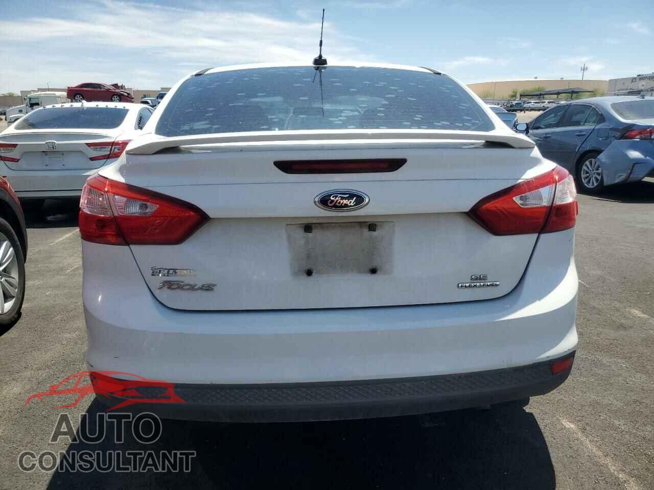 FORD FOCUS 2014 - 1FADP3F29EL218618