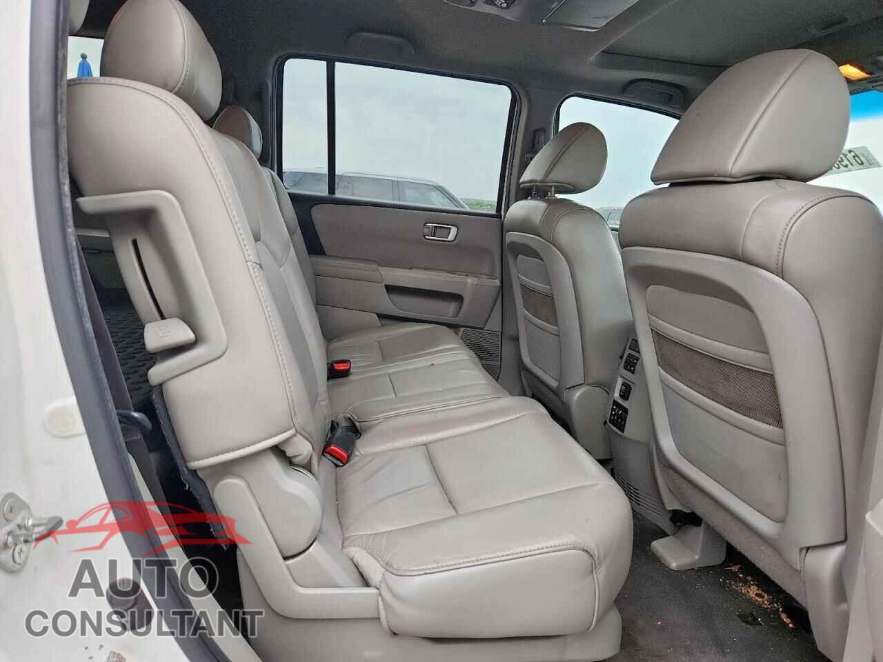 HONDA PILOT 2011 - 5FNYF3H68BB046272