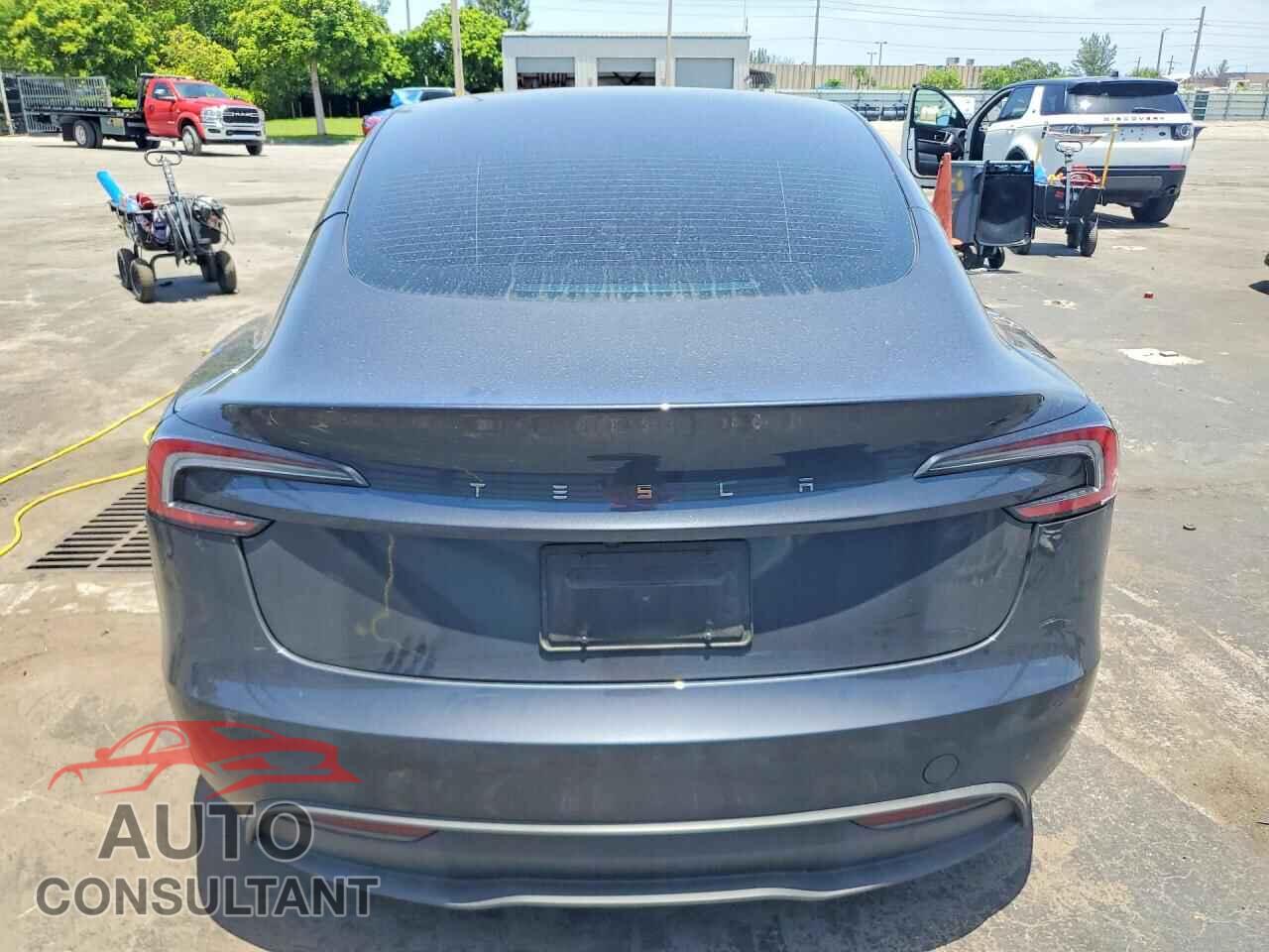 TESLA MODEL 3 2025 - 5YJ3E1EA5SF034736