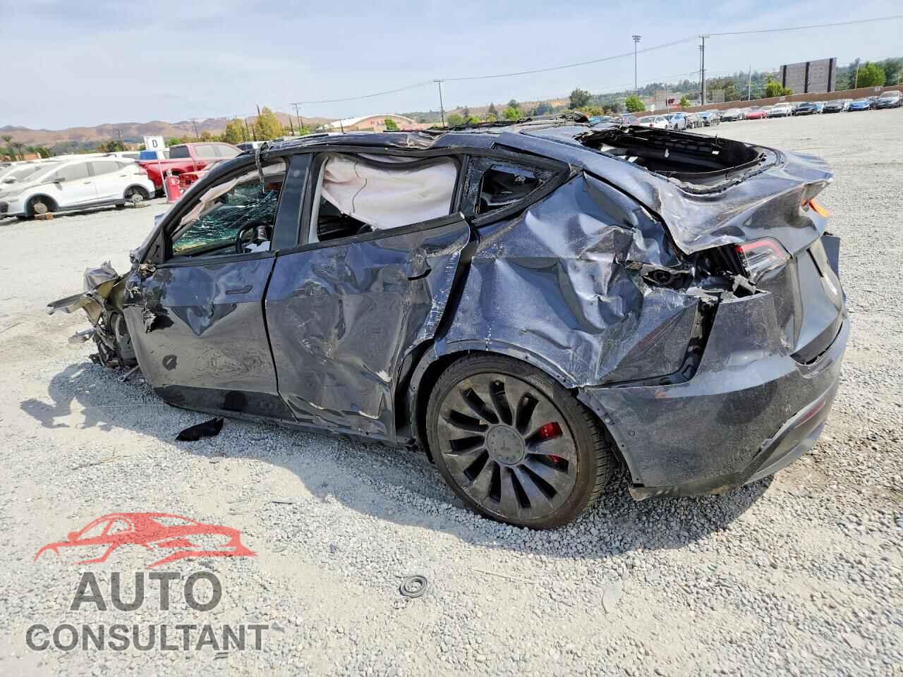 TESLA MODEL Y 2021 - 5YJYGDEF6MF272529