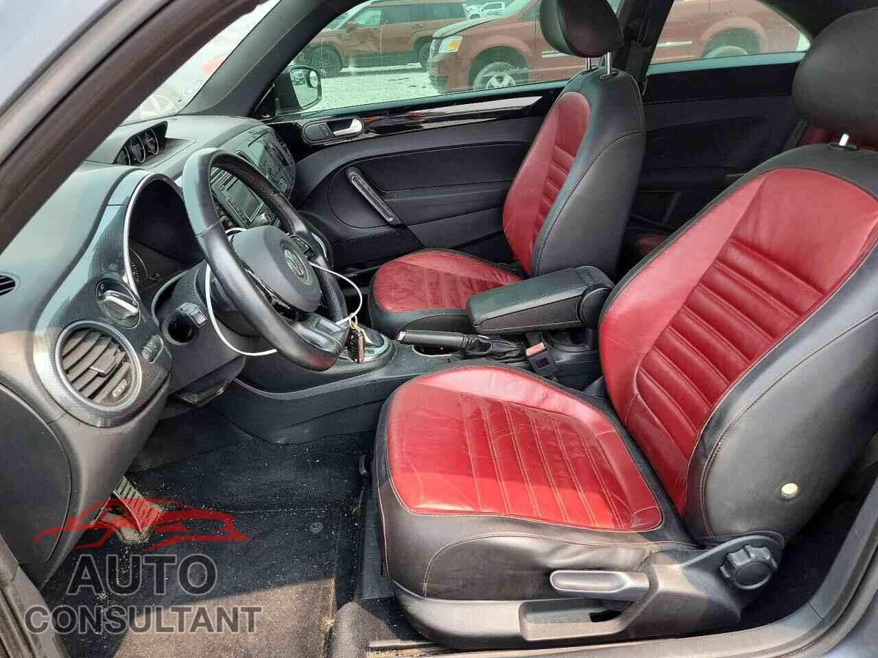 VOLKSWAGEN BEETLE 2012 - 3VWV67AT7CM666051
