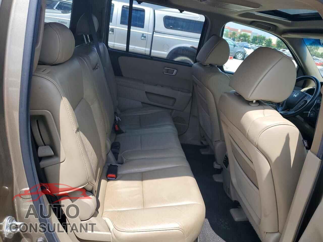 HONDA PILOT 2011 - 5FNYF4H94BB091998