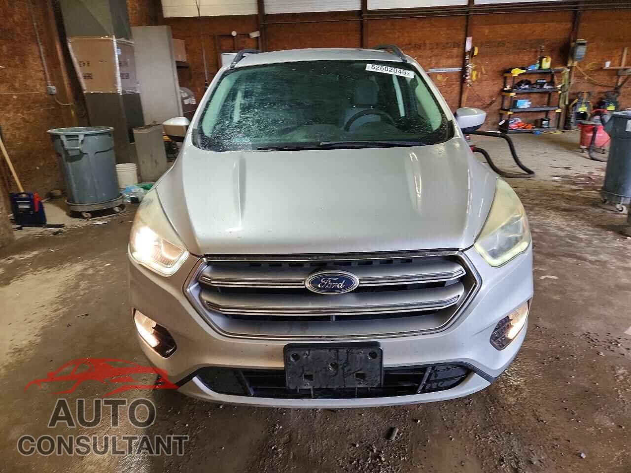 FORD ESCAPE 2017 - 1FMCU9GD4HUD02230