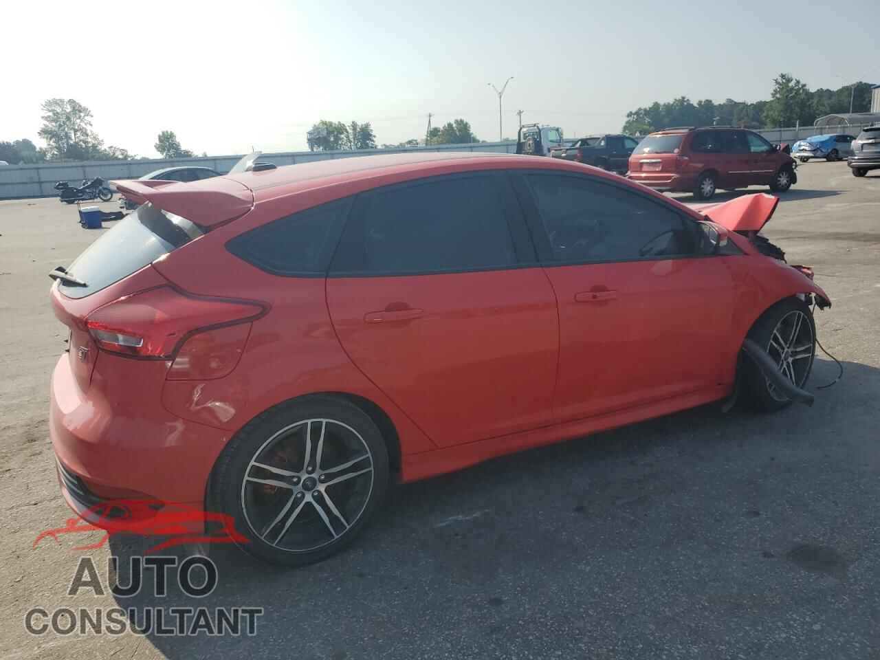 FORD FOCUS 2017 - 1FADP3L94HL276352