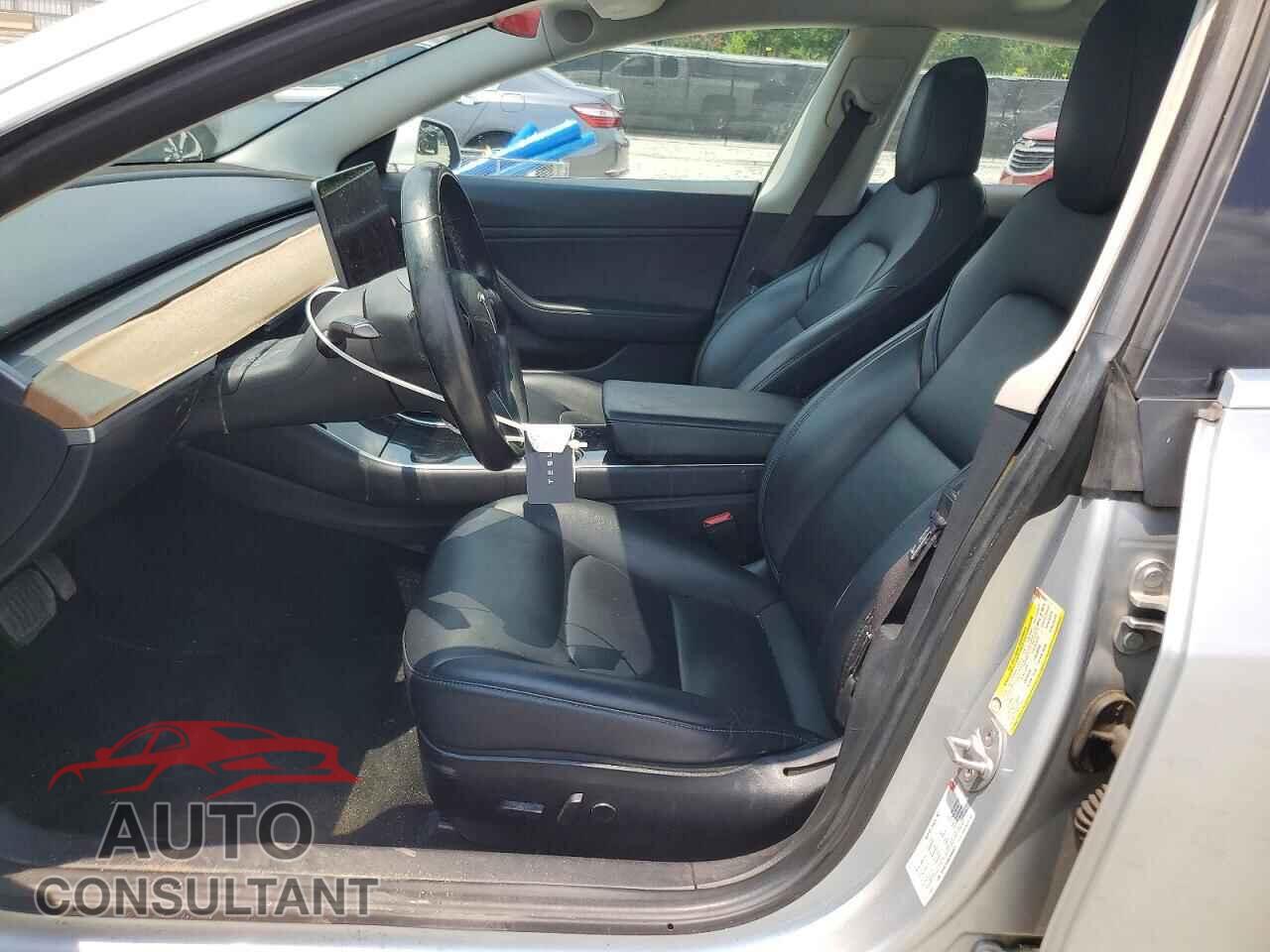 TESLA MODEL 3 2018 - 5YJ3E1EA9JF040831